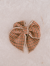 Load image into Gallery viewer, Houndstooth fable bow, Livy Lou Collection