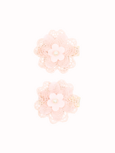 Load image into Gallery viewer, Glinda Flower Petal Lace Clips