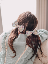 Load image into Gallery viewer, Liberty of London Pinwheel Bows 2 sets