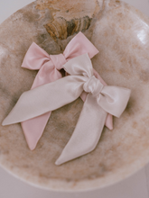Load image into Gallery viewer, Gold Silk Classic Bow
