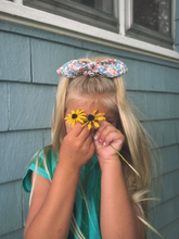 Load image into Gallery viewer, Francesca Floral Retro Scrunchie
