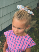 Load image into Gallery viewer, Francesca Floral Retro Scrunchie
