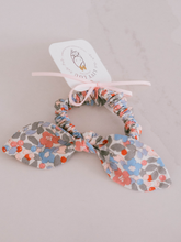 Load image into Gallery viewer, Francesca Floral Retro Scrunchie

