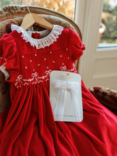 Load image into Gallery viewer, Belle Epoque White Lace and Velvet Bow
