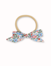 Load image into Gallery viewer, Francesca Baby Bow headband
